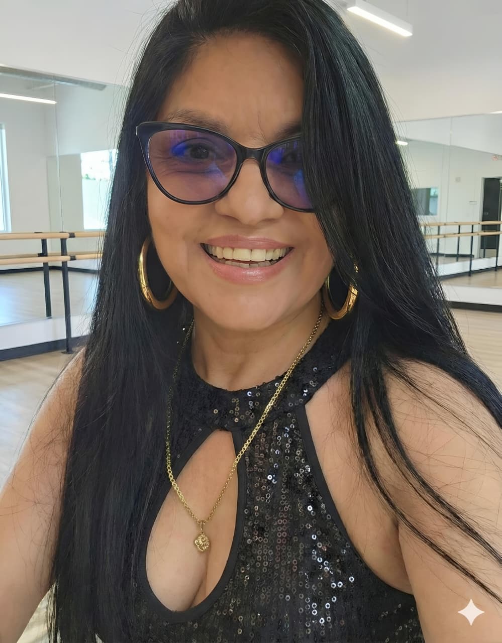 Elisa Binnaz no estúdio de dança